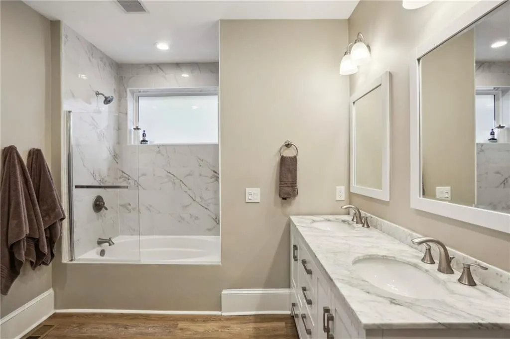 1111 Seaboard Avenue Nw, Atlanta, Georgia 30318, 2 Bedrooms Bedrooms, 0 ,2 BathroomsBathrooms,Residential,For Sale,1111 Seaboard Avenue Nw,7711360