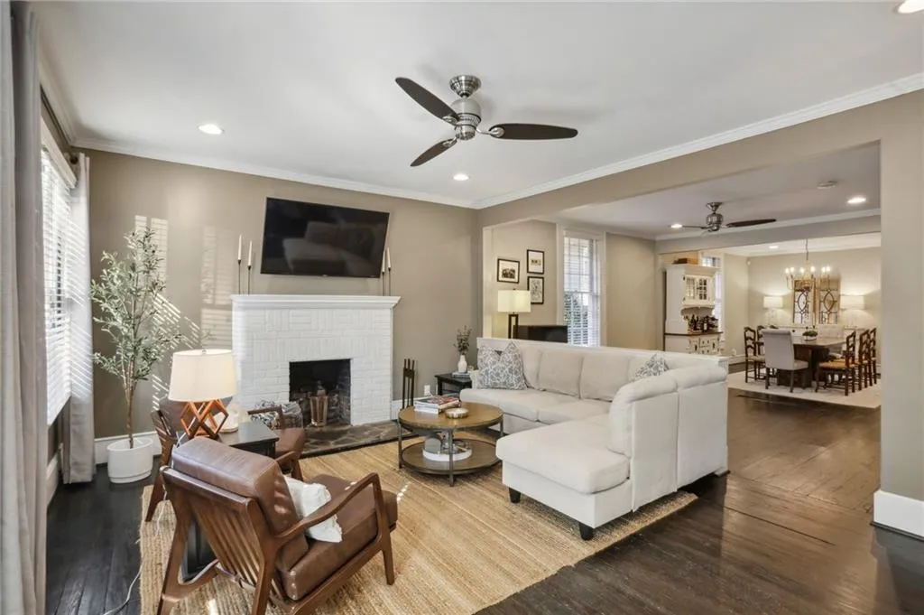 1111 Seaboard Avenue Nw, Atlanta, Georgia 30318, 2 Bedrooms Bedrooms, 0 ,2 BathroomsBathrooms,Residential,For Sale,1111 Seaboard Avenue Nw,7711360