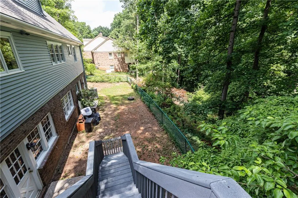 675 Fair Oaks Manor, Sandy Springs, Georgia 30327, 5 Bedrooms Bedrooms, ,3 BathroomsBathrooms,Residential,Sold,675 Fair Oaks Manor,7057749