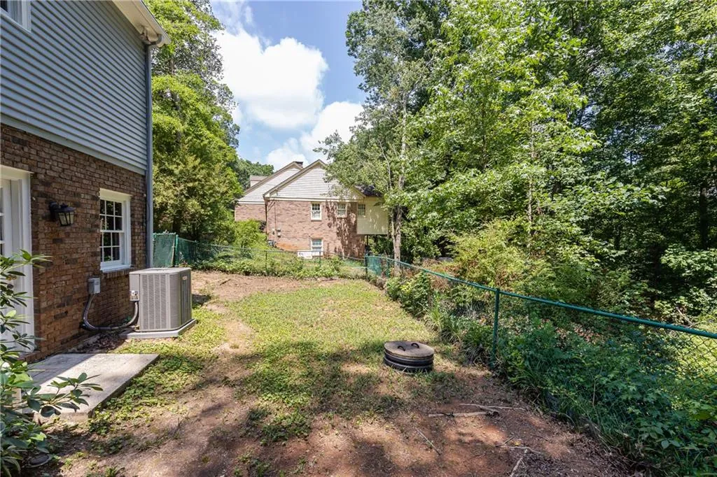675 Fair Oaks Manor, Sandy Springs, Georgia 30327, 5 Bedrooms Bedrooms, ,3 BathroomsBathrooms,Residential,Sold,675 Fair Oaks Manor,7057749