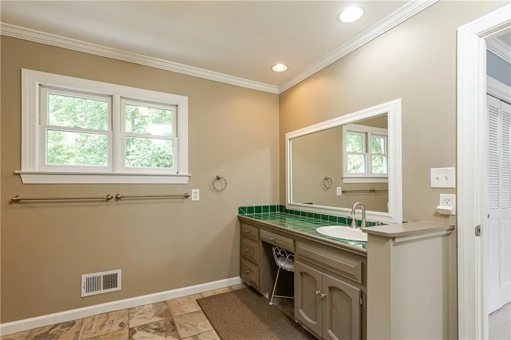 675 Fair Oaks Manor, Sandy Springs, Georgia 30327, 5 Bedrooms Bedrooms, ,3 BathroomsBathrooms,Residential,Sold,675 Fair Oaks Manor,7057749