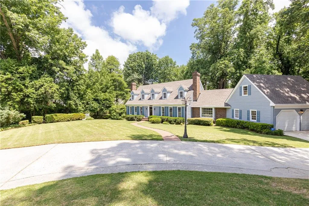 675 Fair Oaks Manor, Sandy Springs, Georgia 30327, 5 Bedrooms Bedrooms, ,3 BathroomsBathrooms,Residential,Sold,675 Fair Oaks Manor,7057749