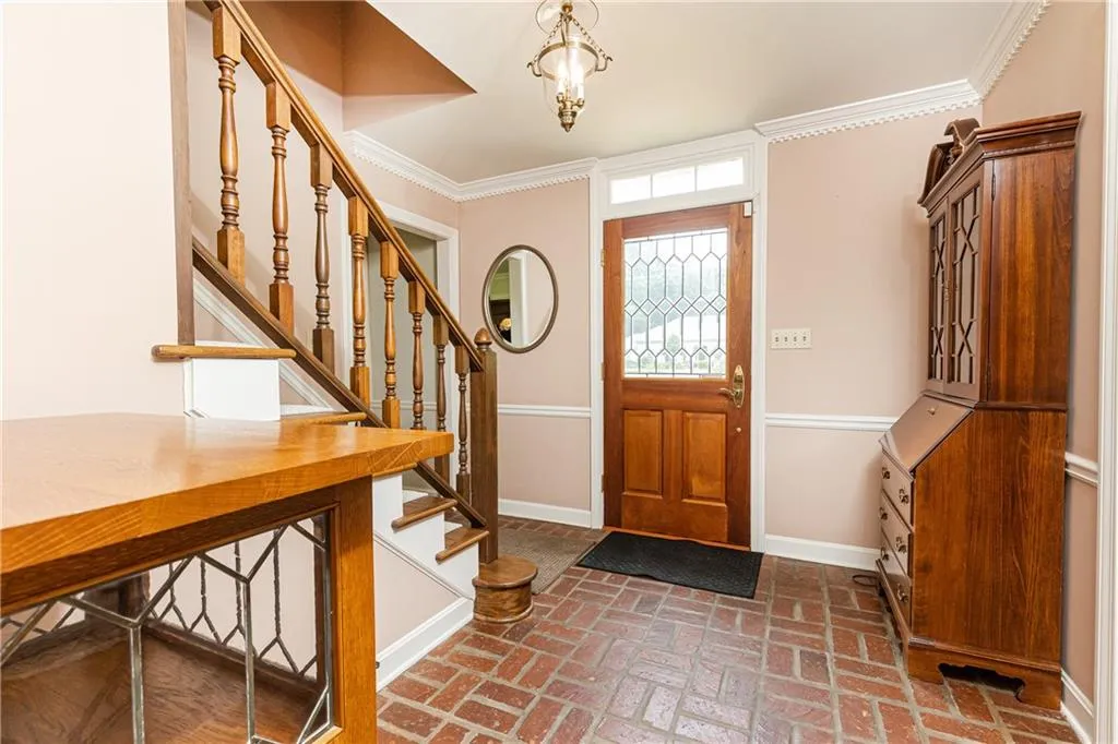 675 Fair Oaks Manor, Sandy Springs, Georgia 30327, 5 Bedrooms Bedrooms, ,3 BathroomsBathrooms,Residential,Sold,675 Fair Oaks Manor,7057749