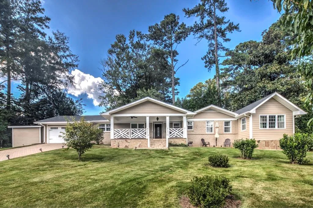 4510 Jolyn Place, Atlanta, Georgia 30342, 3 Bedrooms Bedrooms, ,2 BathroomsBathrooms,Residential,Sold,4510 Jolyn Place,5913612