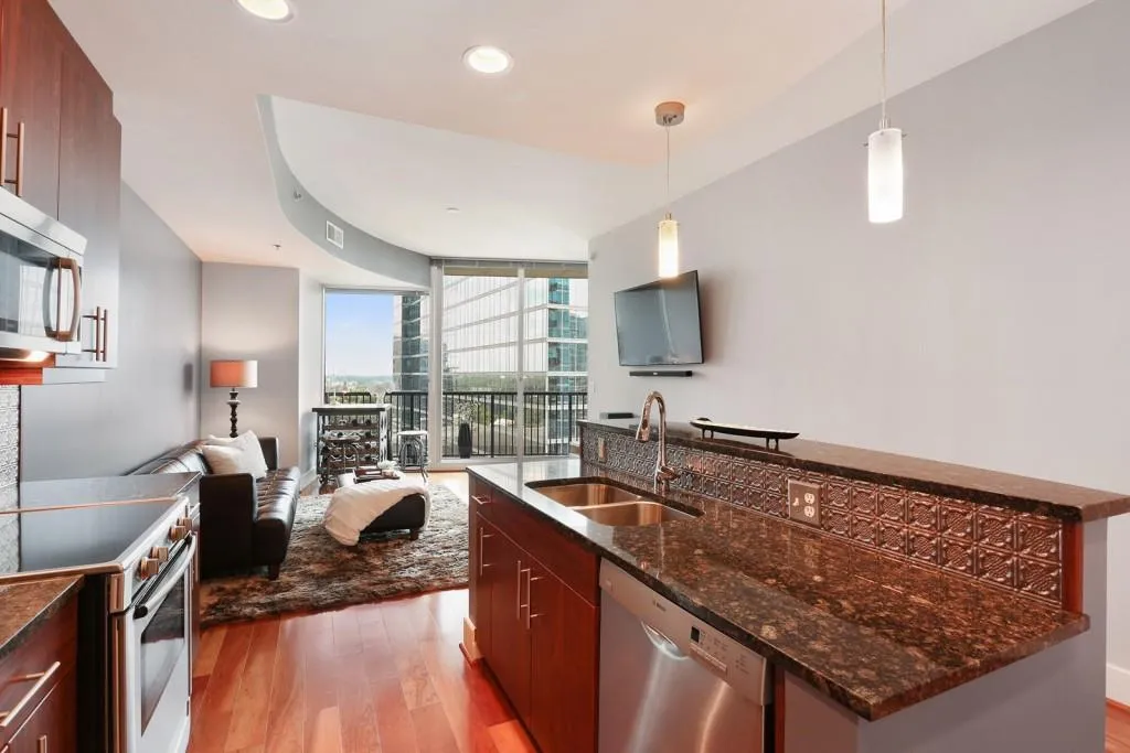 1080 Peachtree Street Ne Unit 1506, Atlanta, Georgia 30309, 1 Bedroom Bedrooms, ,1 BathroomBathrooms,Residential,Sold,1080 Peachtree Street Ne Unit 1506,5723722