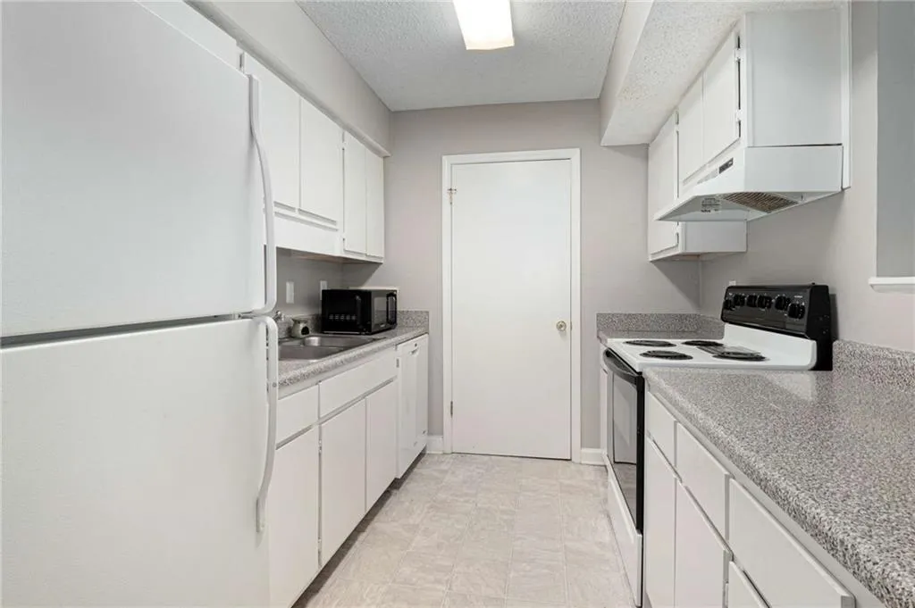 1904 Wingate Way Unit 1904, Sandy Springs, Georgia 30350, 1 Bedroom Bedrooms, ,1 BathroomBathrooms,Residential,Sold,1904 Wingate Way Unit 1904,7105269