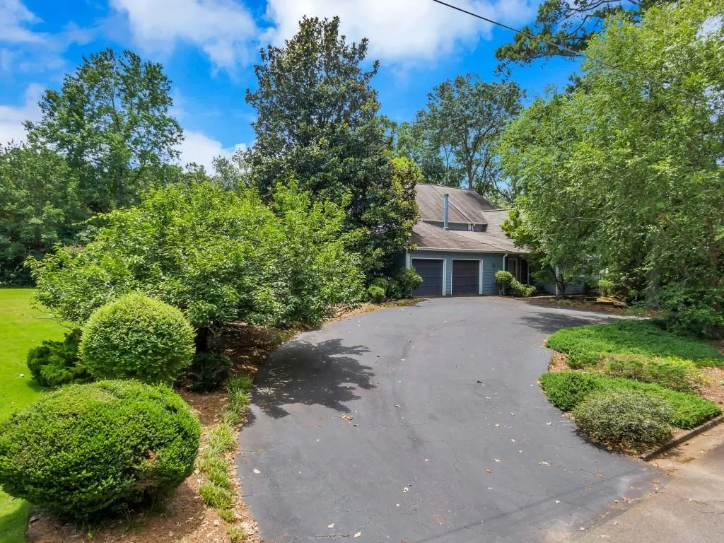 1620 Chevron Way, Sandy Springs, Georgia 30350, 6 Bedrooms Bedrooms, ,5 BathroomsBathrooms,Residential,Sold,1620 Chevron Way,6747006