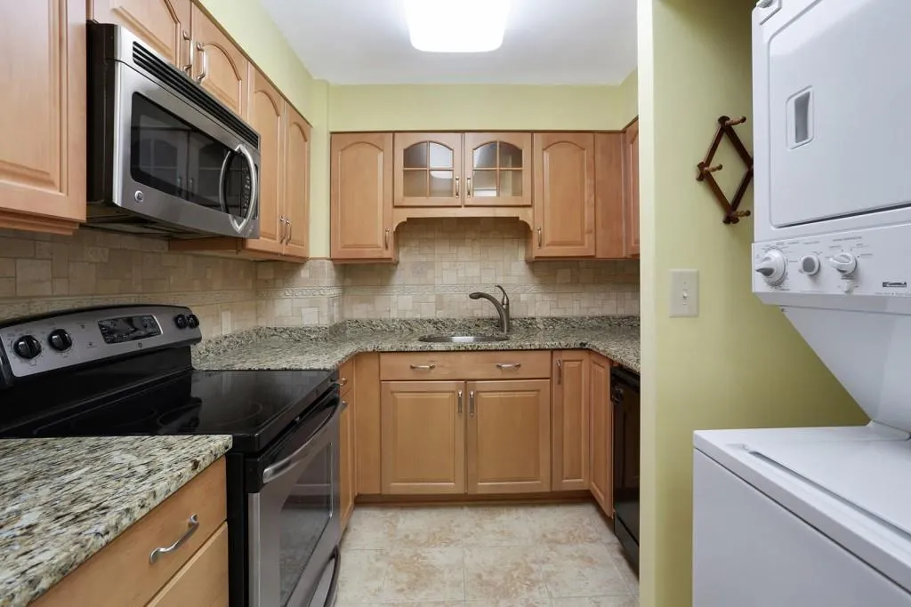 3530 Piedmont Road Unit 2-g, Atlanta, Georgia 30305, 1 Bedroom Bedrooms, ,2 BathroomsBathrooms,Residential,Sold,3530 Piedmont Road Unit 2-g,5671734