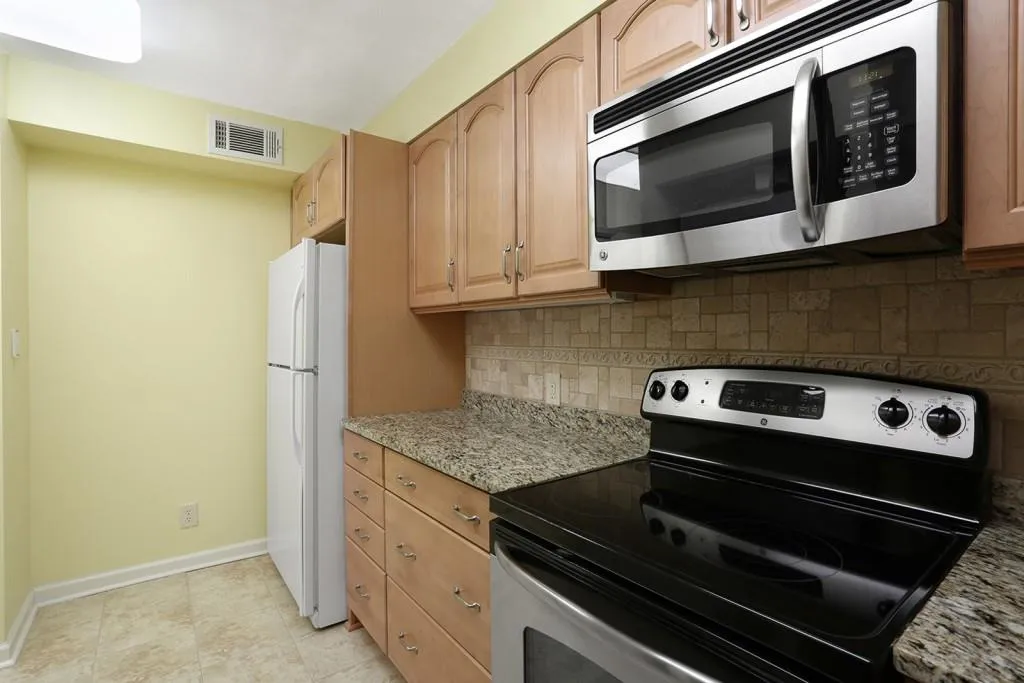 3530 Piedmont Road Unit 2-g, Atlanta, Georgia 30305, 1 Bedroom Bedrooms, ,2 BathroomsBathrooms,Residential,Sold,3530 Piedmont Road Unit 2-g,5671734