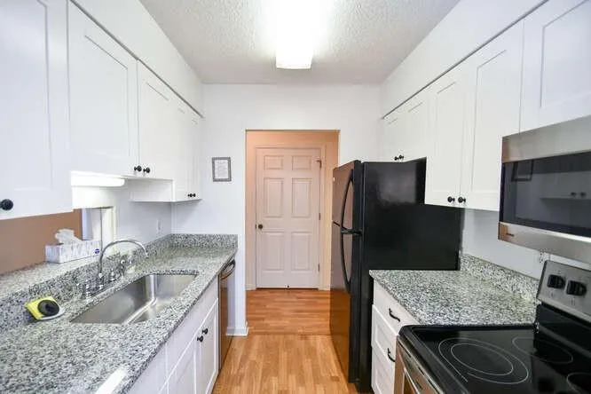 300 Johnson Ferry Road Ne Unit A303, Sandy Springs, Georgia 30328, 2 Bedrooms Bedrooms, ,2 BathroomsBathrooms,Residential,Sold,300 Johnson Ferry Road Ne Unit A303,7139984