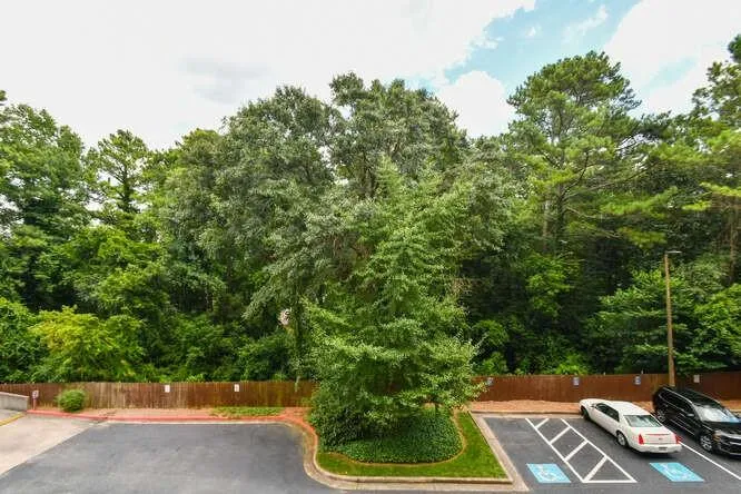 300 Johnson Ferry Road Ne Unit A303, Sandy Springs, Georgia 30328, 2 Bedrooms Bedrooms, ,2 BathroomsBathrooms,Residential,Sold,300 Johnson Ferry Road Ne Unit A303,7139984