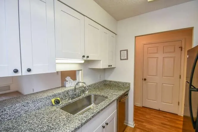 300 Johnson Ferry Road Ne Unit A303, Sandy Springs, Georgia 30328, 2 Bedrooms Bedrooms, ,2 BathroomsBathrooms,Residential,Sold,300 Johnson Ferry Road Ne Unit A303,7139984