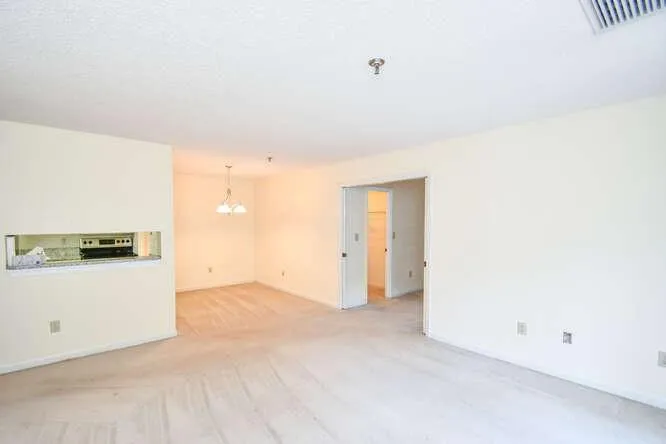 300 Johnson Ferry Road Ne Unit A303, Sandy Springs, Georgia 30328, 2 Bedrooms Bedrooms, ,2 BathroomsBathrooms,Residential,Sold,300 Johnson Ferry Road Ne Unit A303,7139984