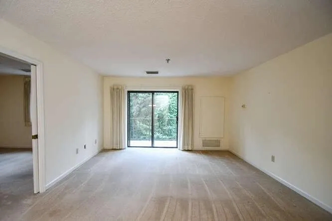 300 Johnson Ferry Road Ne Unit A303, Sandy Springs, Georgia 30328, 2 Bedrooms Bedrooms, ,2 BathroomsBathrooms,Residential,Sold,300 Johnson Ferry Road Ne Unit A303,7139984