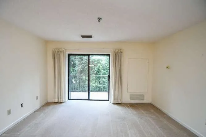 300 Johnson Ferry Road Ne Unit A303, Sandy Springs, Georgia 30328, 2 Bedrooms Bedrooms, ,2 BathroomsBathrooms,Residential,Sold,300 Johnson Ferry Road Ne Unit A303,7139984