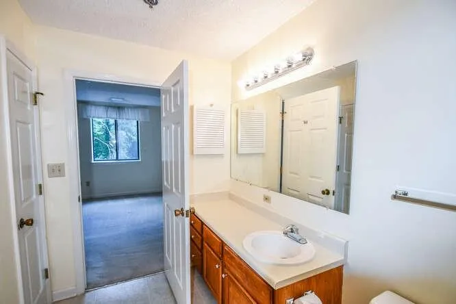 300 Johnson Ferry Road Ne Unit A303, Sandy Springs, Georgia 30328, 2 Bedrooms Bedrooms, ,2 BathroomsBathrooms,Residential,Sold,300 Johnson Ferry Road Ne Unit A303,7139984