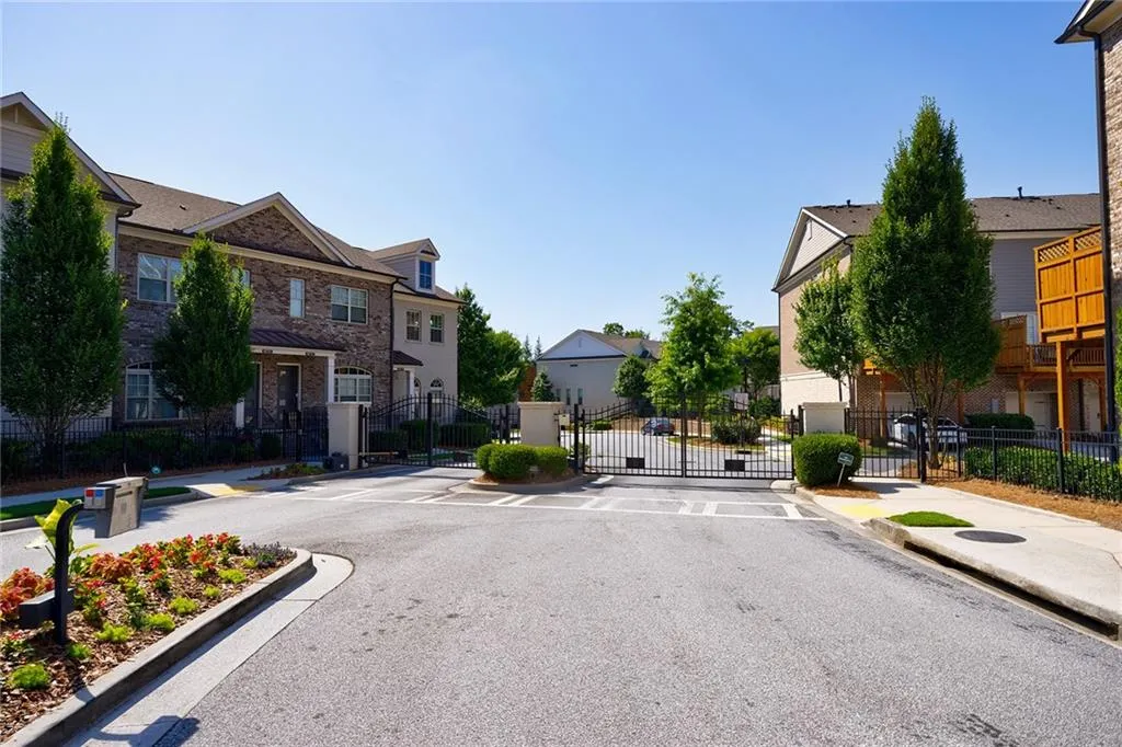 Gated complex, providing a quiet and peaceful environment
