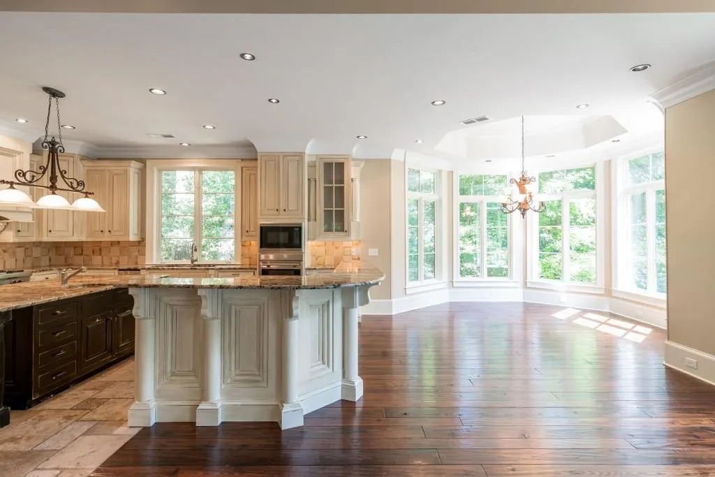 960 W Kingston Drive, Atlanta, Georgia 30342, 5 Bedrooms Bedrooms, ,5 BathroomsBathrooms,Residential,Sold,960 W Kingston Drive,6560526