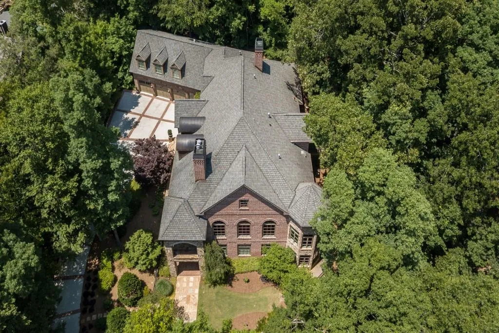 960 W Kingston Drive, Atlanta, Georgia 30342, 5 Bedrooms Bedrooms, ,5 BathroomsBathrooms,Residential,Sold,960 W Kingston Drive,6560526