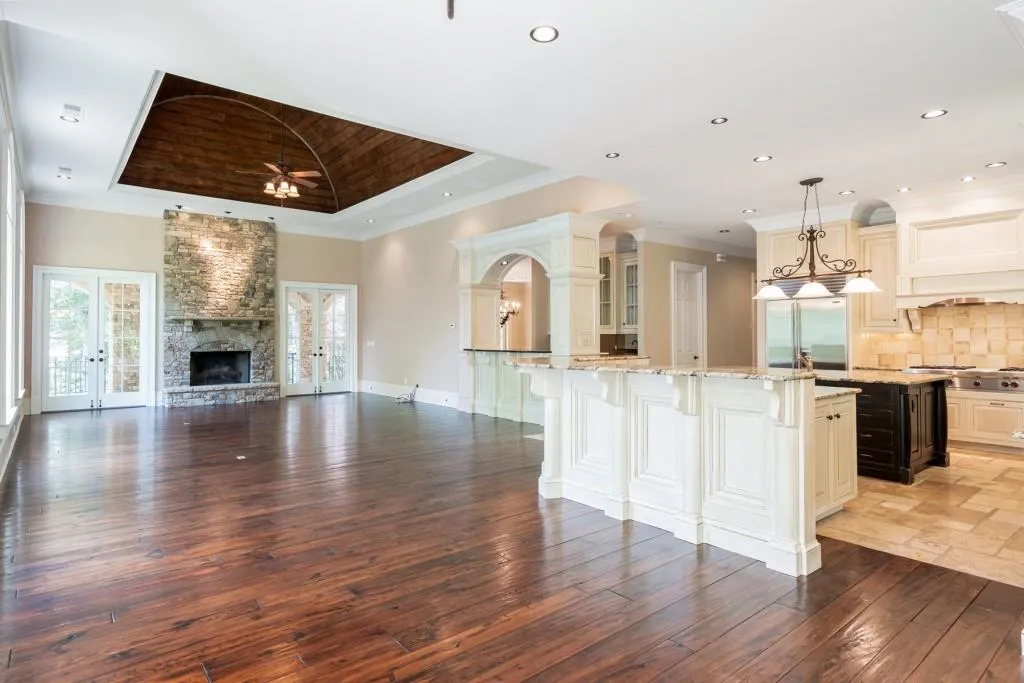 960 W Kingston Drive, Atlanta, Georgia 30342, 5 Bedrooms Bedrooms, ,5 BathroomsBathrooms,Residential,Sold,960 W Kingston Drive,6560526