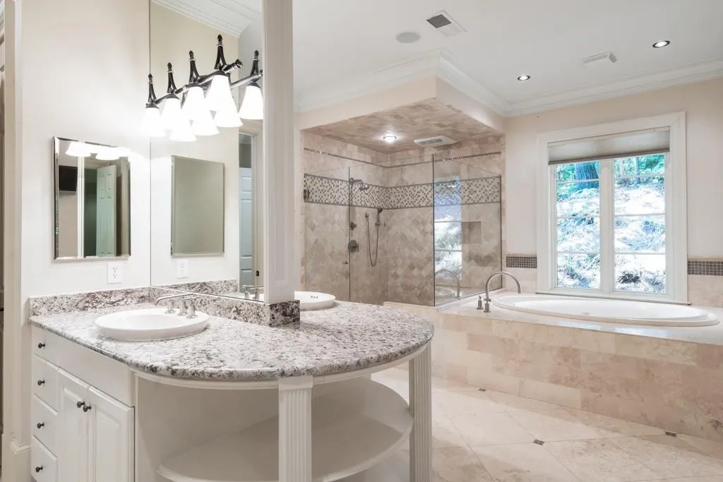 960 W Kingston Drive, Atlanta, Georgia 30342, 5 Bedrooms Bedrooms, ,5 BathroomsBathrooms,Residential,Sold,960 W Kingston Drive,6560526