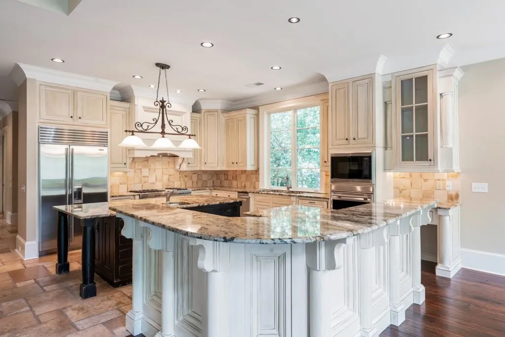960 W Kingston Drive, Atlanta, Georgia 30342, 5 Bedrooms Bedrooms, ,5 BathroomsBathrooms,Residential,Sold,960 W Kingston Drive,6560526