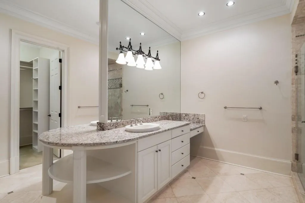 960 W Kingston Drive, Atlanta, Georgia 30342, 5 Bedrooms Bedrooms, ,5 BathroomsBathrooms,Residential,Sold,960 W Kingston Drive,6560526