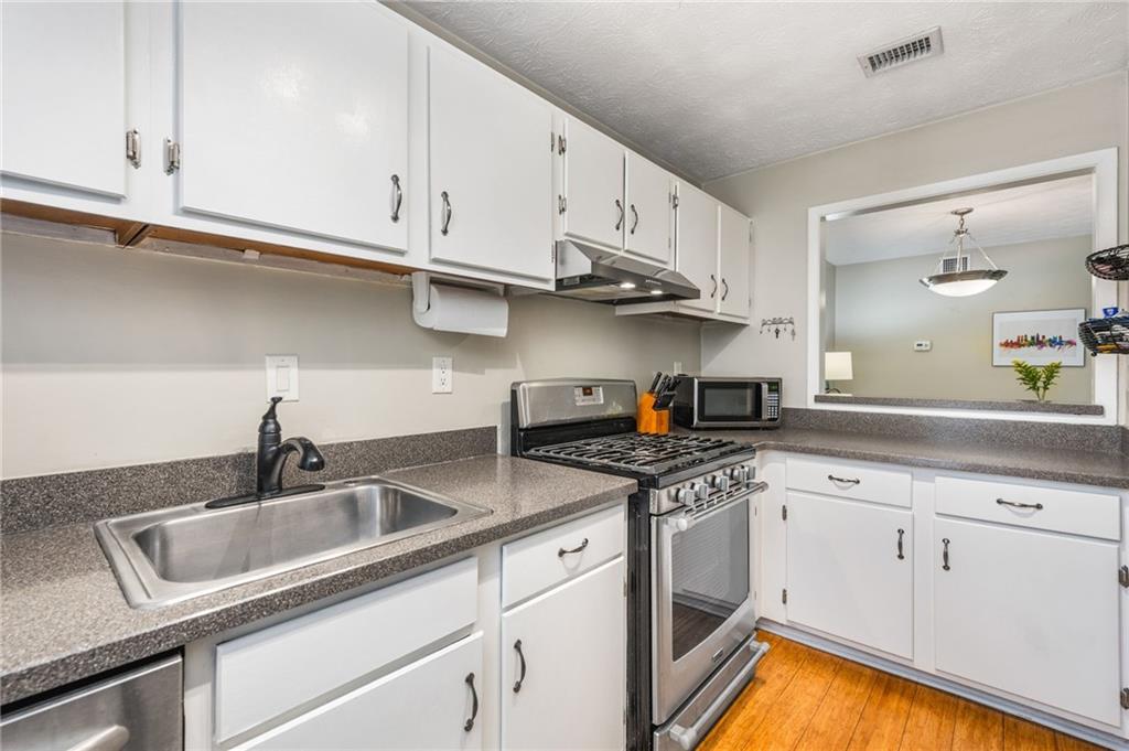 1509 Woodcliff Drive, Atlanta, Georgia 30350, 2 Bedrooms Bedrooms, ,1 BathroomBathrooms,Residential,Sold,1509 Woodcliff Drive,7300144