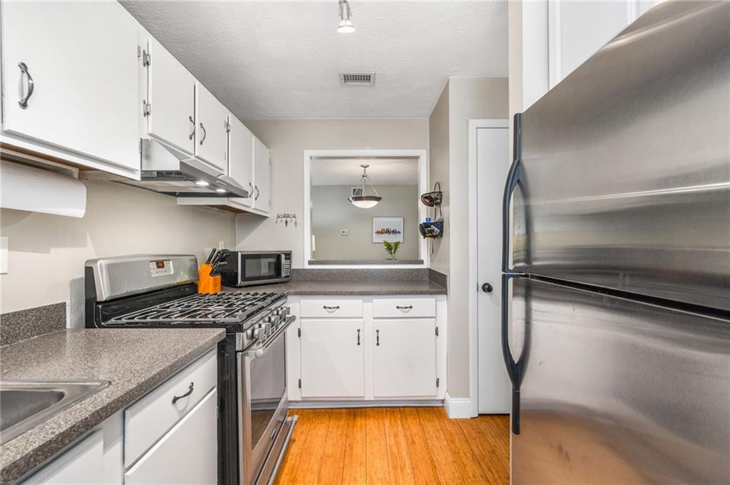 1509 Woodcliff Drive, Atlanta, Georgia 30350, 2 Bedrooms Bedrooms, ,1 BathroomBathrooms,Residential,Sold,1509 Woodcliff Drive,7300144