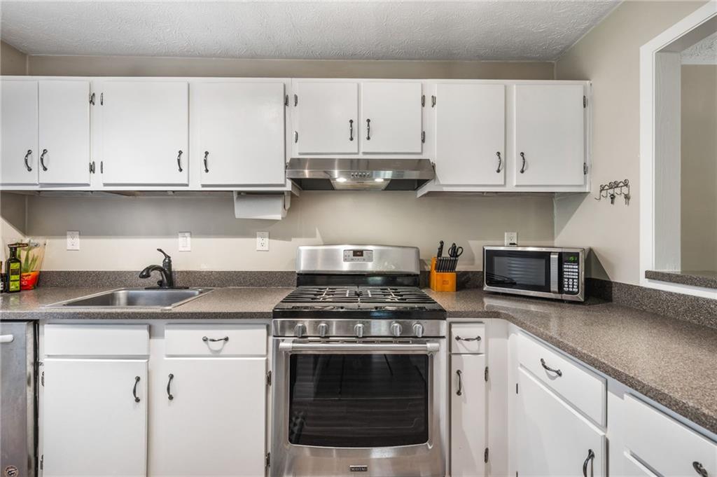 1509 Woodcliff Drive, Atlanta, Georgia 30350, 2 Bedrooms Bedrooms, ,1 BathroomBathrooms,Residential,Sold,1509 Woodcliff Drive,7300144