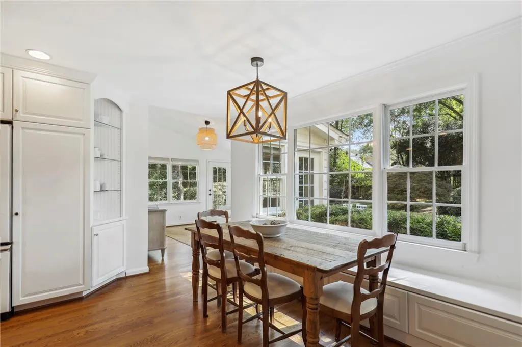 2365 Kimbrough Court, Sandy Springs, Georgia 30350, 5 Bedrooms Bedrooms, ,3 BathroomsBathrooms,Residential,Sold,2365 Kimbrough Court,7117723
