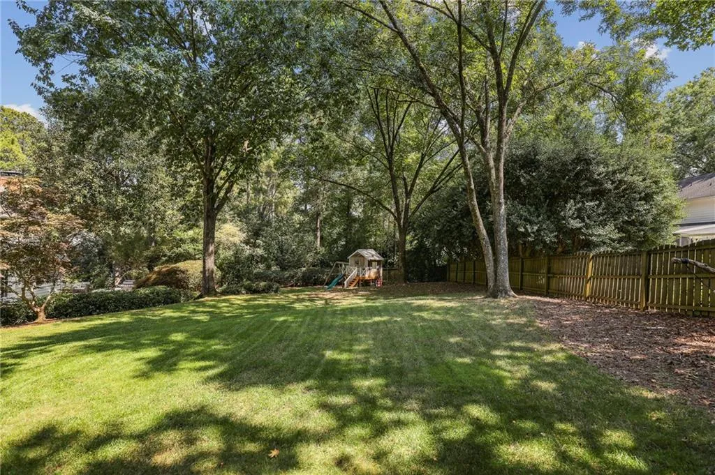 2365 Kimbrough Court, Sandy Springs, Georgia 30350, 5 Bedrooms Bedrooms, ,3 BathroomsBathrooms,Residential,Sold,2365 Kimbrough Court,7117723