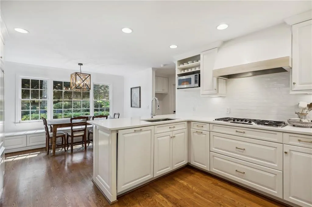 2365 Kimbrough Court, Sandy Springs, Georgia 30350, 5 Bedrooms Bedrooms, ,3 BathroomsBathrooms,Residential,Sold,2365 Kimbrough Court,7117723