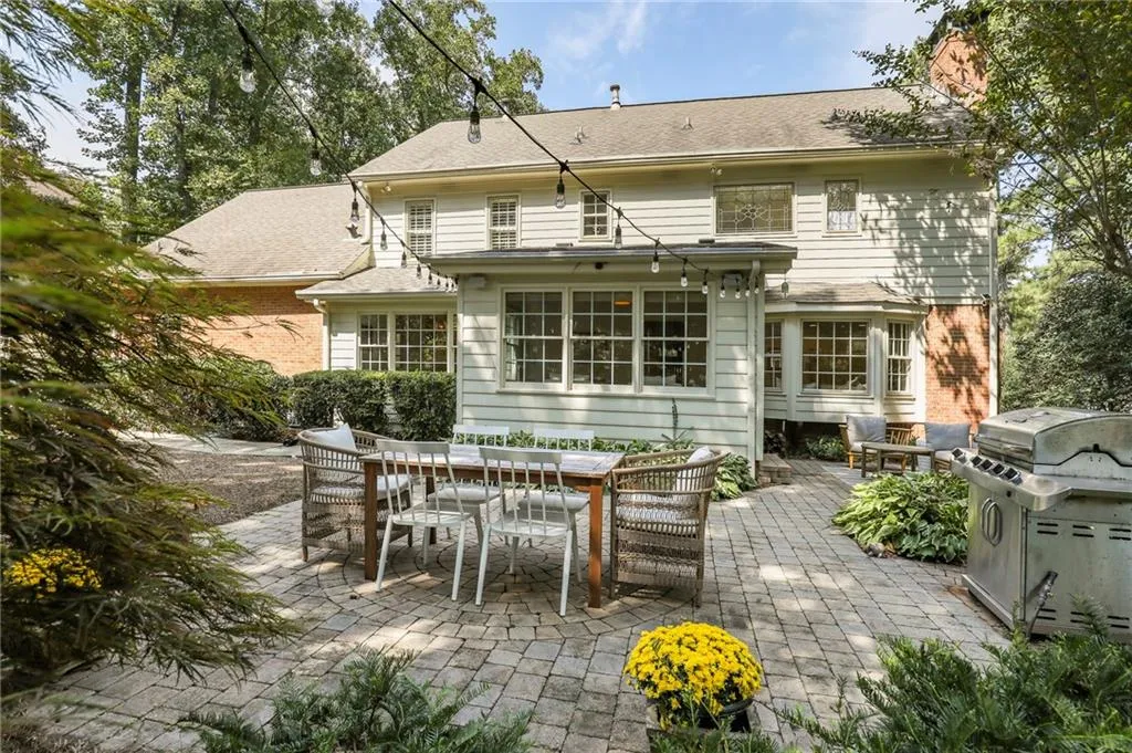 2365 Kimbrough Court, Sandy Springs, Georgia 30350, 5 Bedrooms Bedrooms, ,3 BathroomsBathrooms,Residential,Sold,2365 Kimbrough Court,7117723