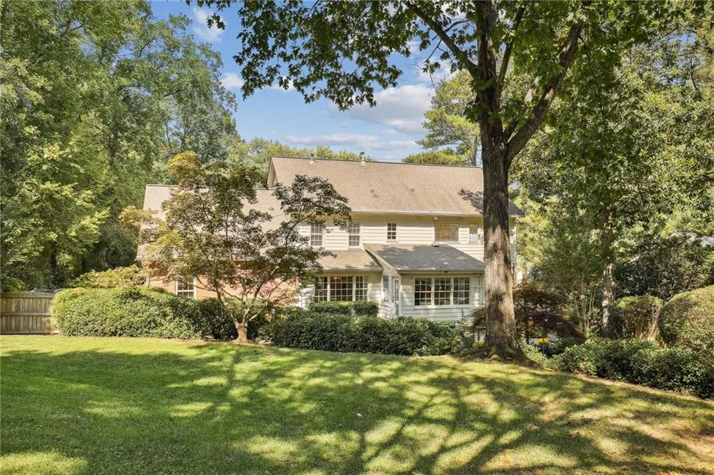 2365 Kimbrough Court, Sandy Springs, Georgia 30350, 5 Bedrooms Bedrooms, ,3 BathroomsBathrooms,Residential,Sold,2365 Kimbrough Court,7117723