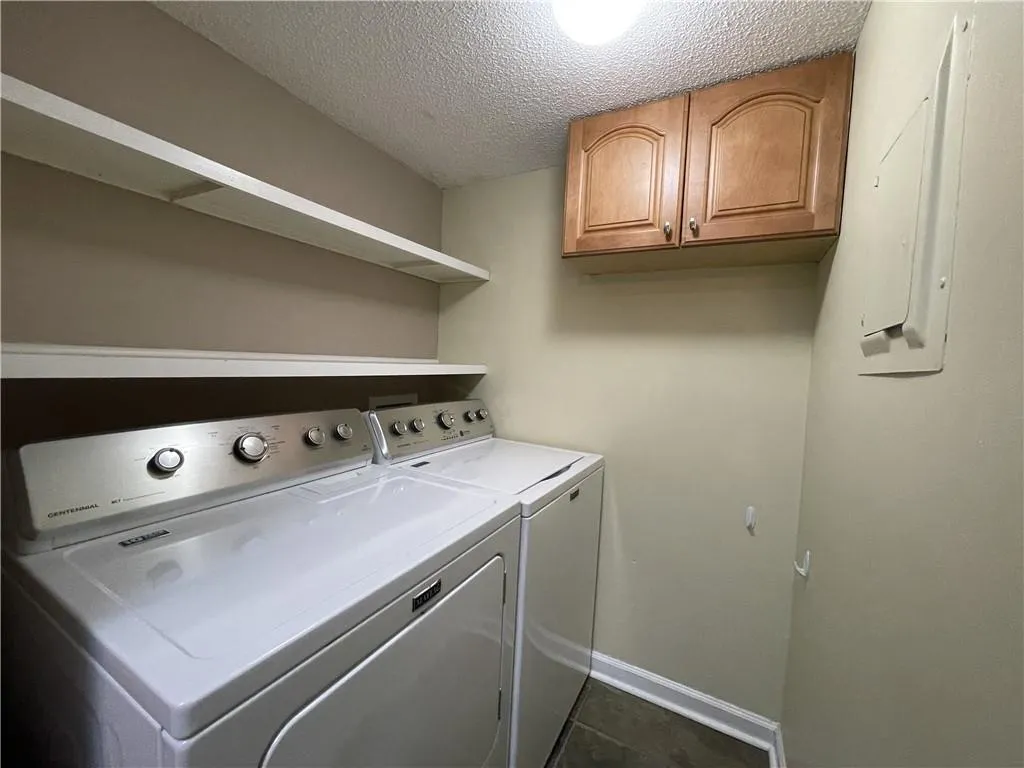 1108 Wingate Way, Sandy Springs, Georgia 30350, 2 Bedrooms Bedrooms, ,2 BathroomsBathrooms,Residential,Sold,1108 Wingate Way,7001637