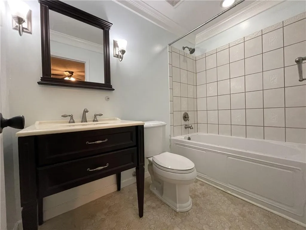 1108 Wingate Way, Sandy Springs, Georgia 30350, 2 Bedrooms Bedrooms, ,2 BathroomsBathrooms,Residential,Sold,1108 Wingate Way,7001637