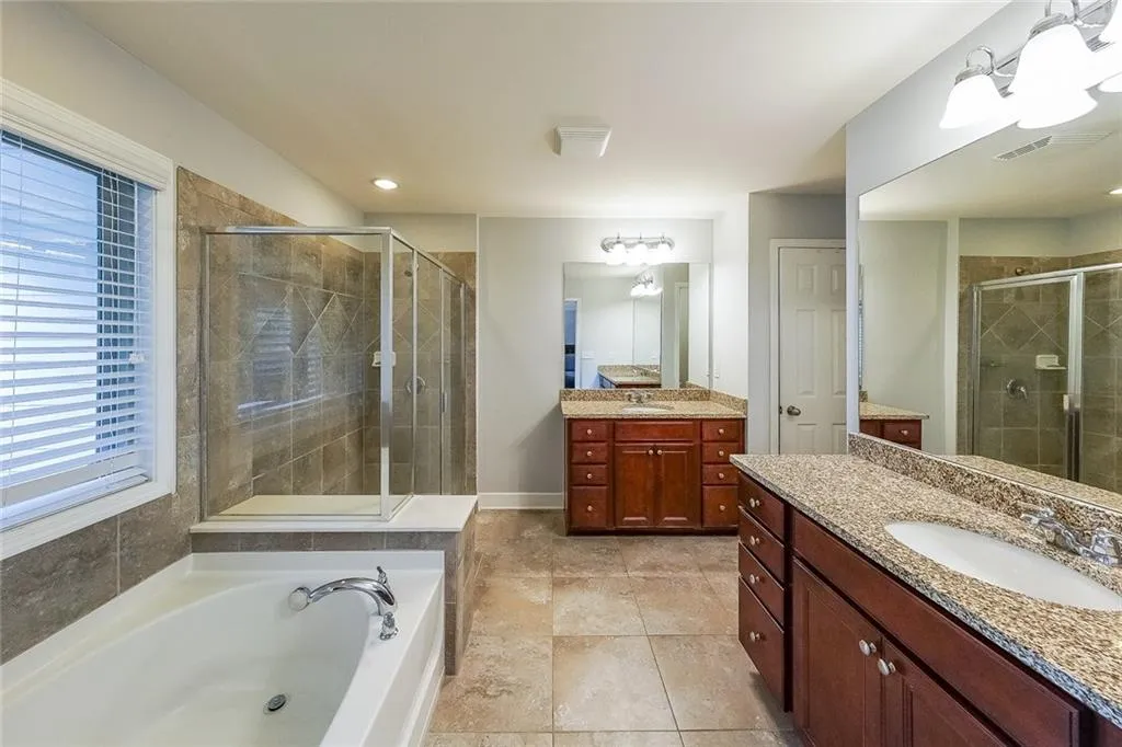 991 Sibley Lane Ne, Atlanta, Georgia 30324, 3 Bedrooms Bedrooms, ,3 BathroomsBathrooms,Residential,For Sale,991 Sibley Lane Ne,7621222