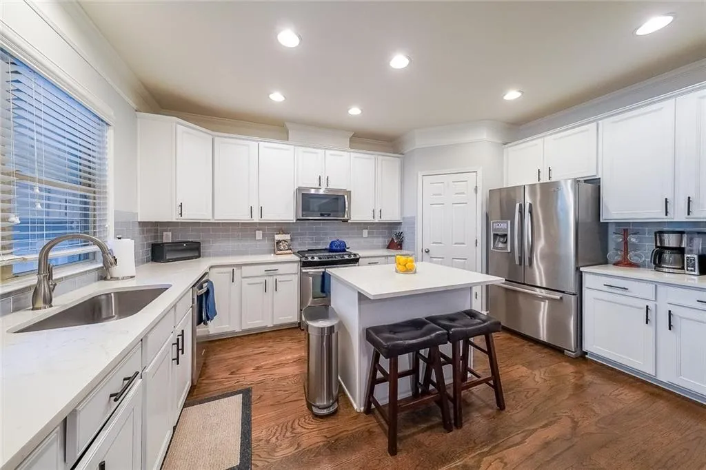 991 Sibley Lane Ne, Atlanta, Georgia 30324, 3 Bedrooms Bedrooms, ,3 BathroomsBathrooms,Residential,For Sale,991 Sibley Lane Ne,7621222
