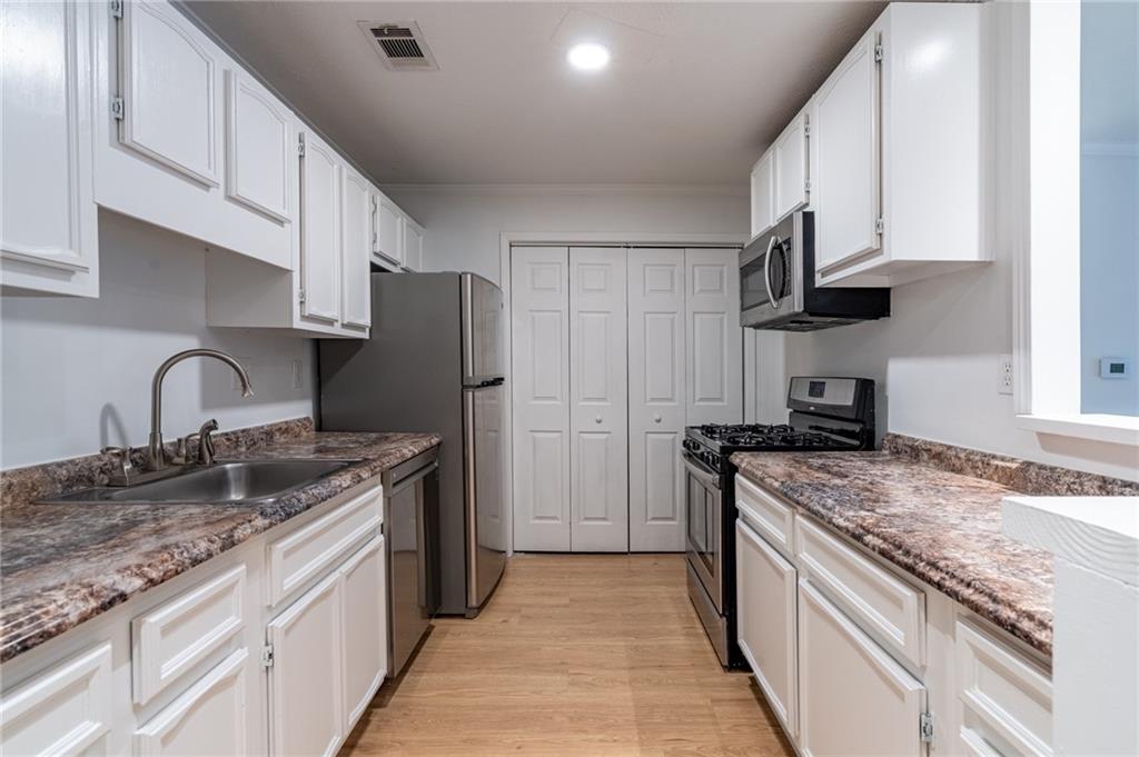 1009 Vicksburg Place Unit 1009, Sandy Springs, Georgia 30350, 2 Bedrooms Bedrooms, ,2 BathroomsBathrooms,Residential,Sold,1009 Vicksburg Place Unit 1009,7322167