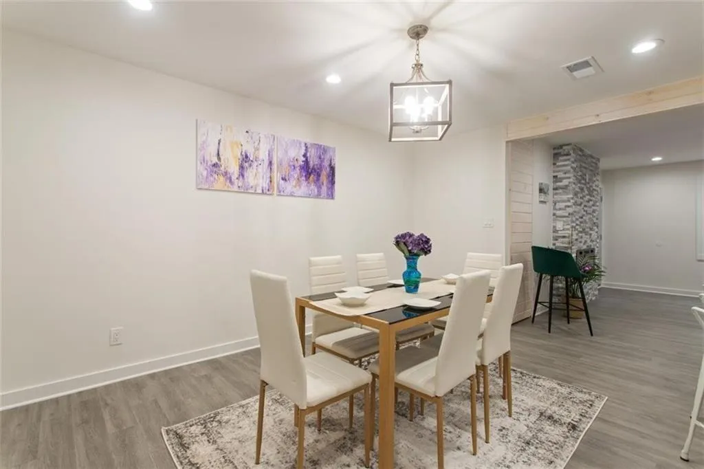 345 Winding River Drive Unit E, Sandy Springs, Georgia 30350, 3 Bedrooms Bedrooms, ,2 BathroomsBathrooms,Residential,Sold,345 Winding River Drive Unit E,6835162