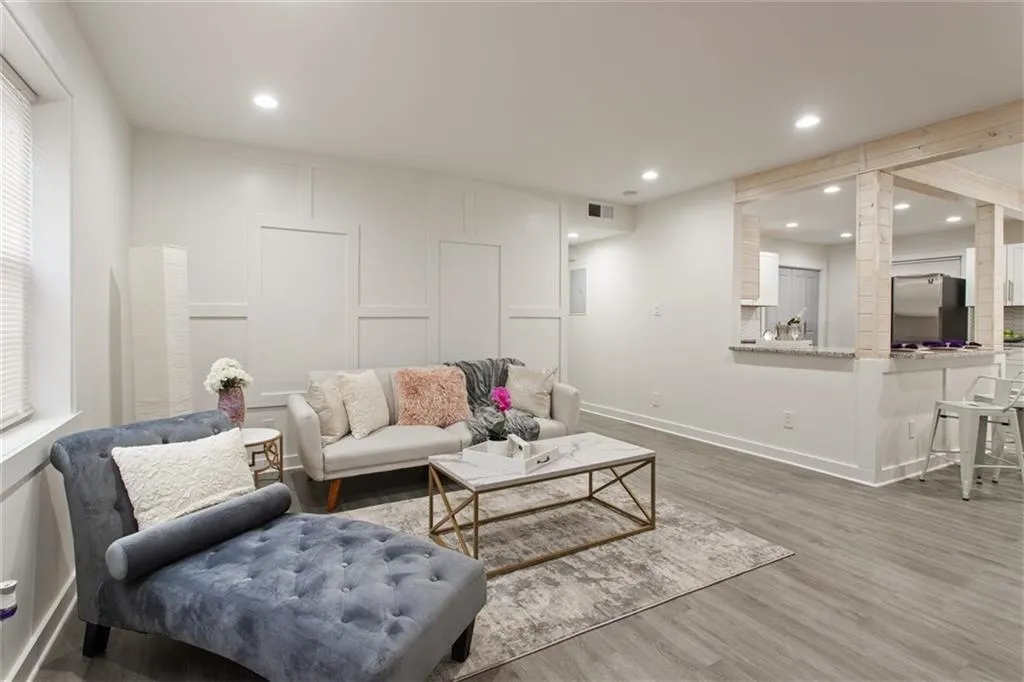 345 Winding River Drive Unit E, Sandy Springs, Georgia 30350, 3 Bedrooms Bedrooms, ,2 BathroomsBathrooms,Residential,Sold,345 Winding River Drive Unit E,6835162