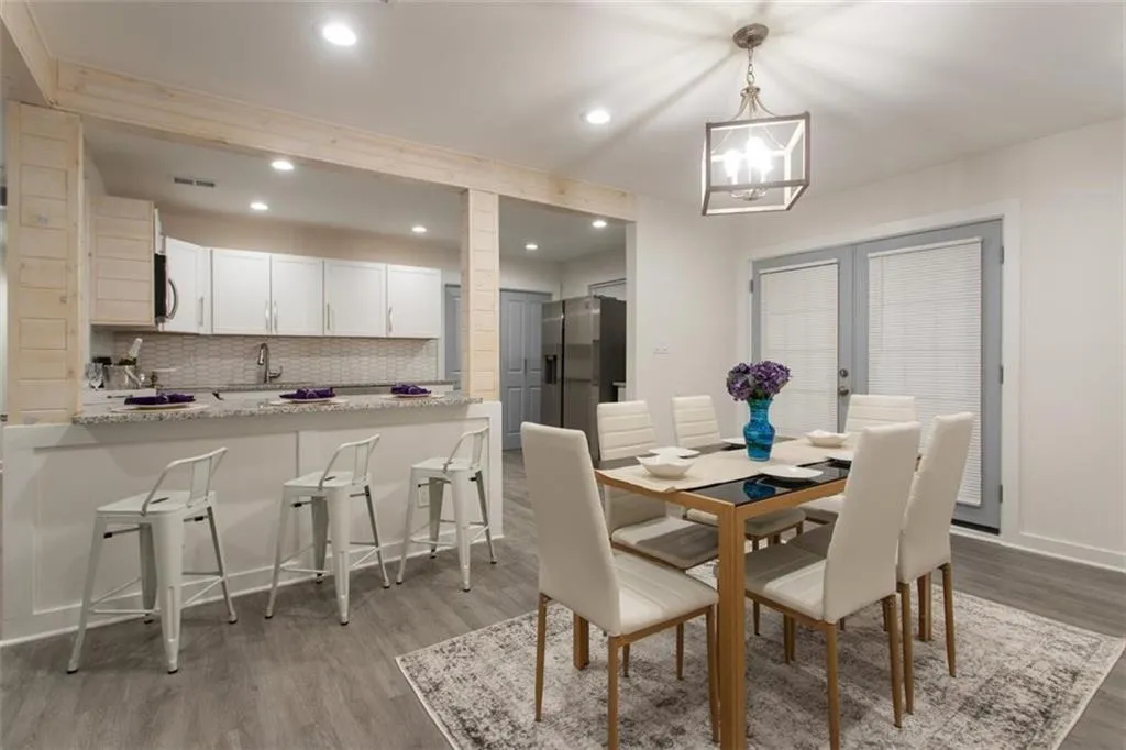 345 Winding River Drive Unit E, Sandy Springs, Georgia 30350, 3 Bedrooms Bedrooms, ,2 BathroomsBathrooms,Residential,Sold,345 Winding River Drive Unit E,6835162