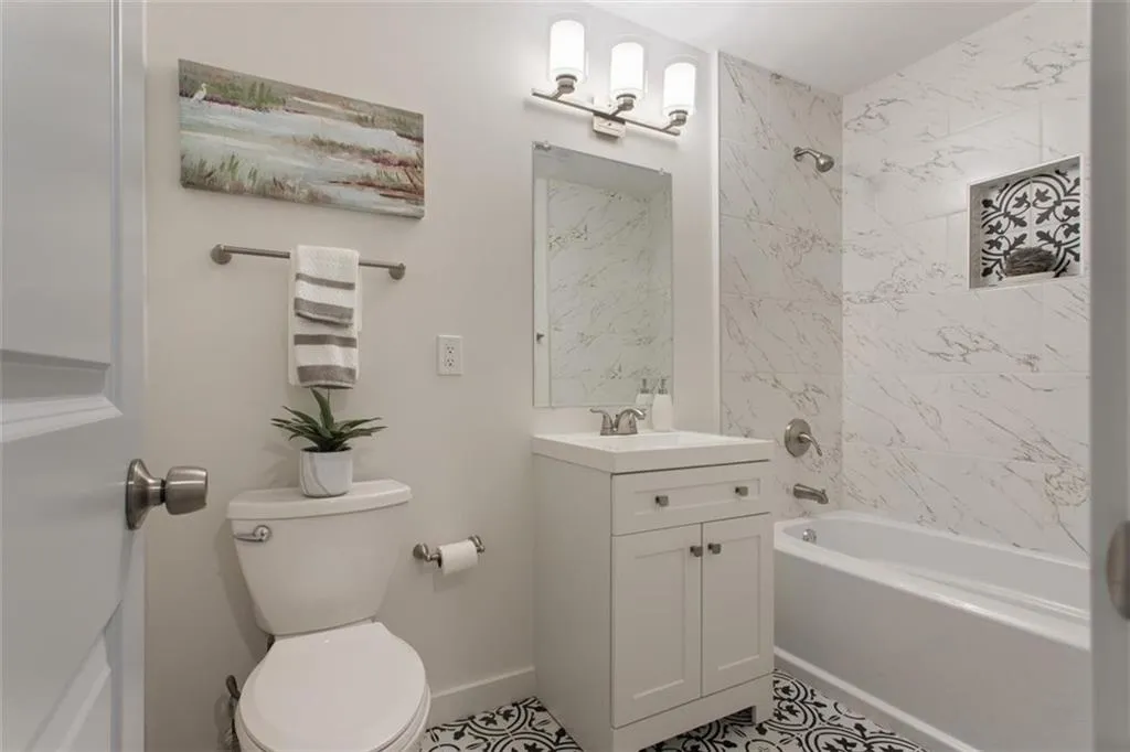 345 Winding River Drive Unit E, Sandy Springs, Georgia 30350, 3 Bedrooms Bedrooms, ,2 BathroomsBathrooms,Residential,Sold,345 Winding River Drive Unit E,6835162