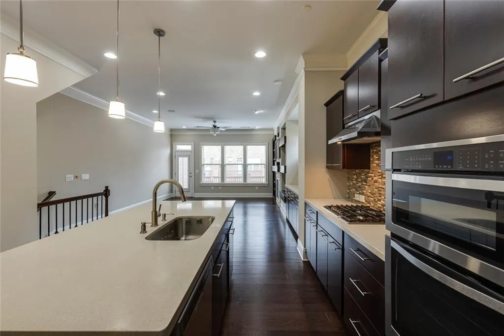 196 Alderwood Point, Atlanta, Georgia 30328, 3 Bedrooms Bedrooms, ,3 BathroomsBathrooms,Residential,Sold,196 Alderwood Point,7401976