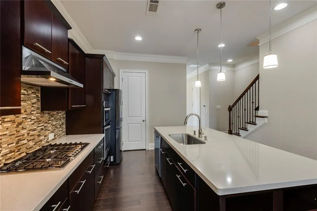 196 Alderwood Point, Atlanta, Georgia 30328, 3 Bedrooms Bedrooms, ,3 BathroomsBathrooms,Residential,Sold,196 Alderwood Point,7401976