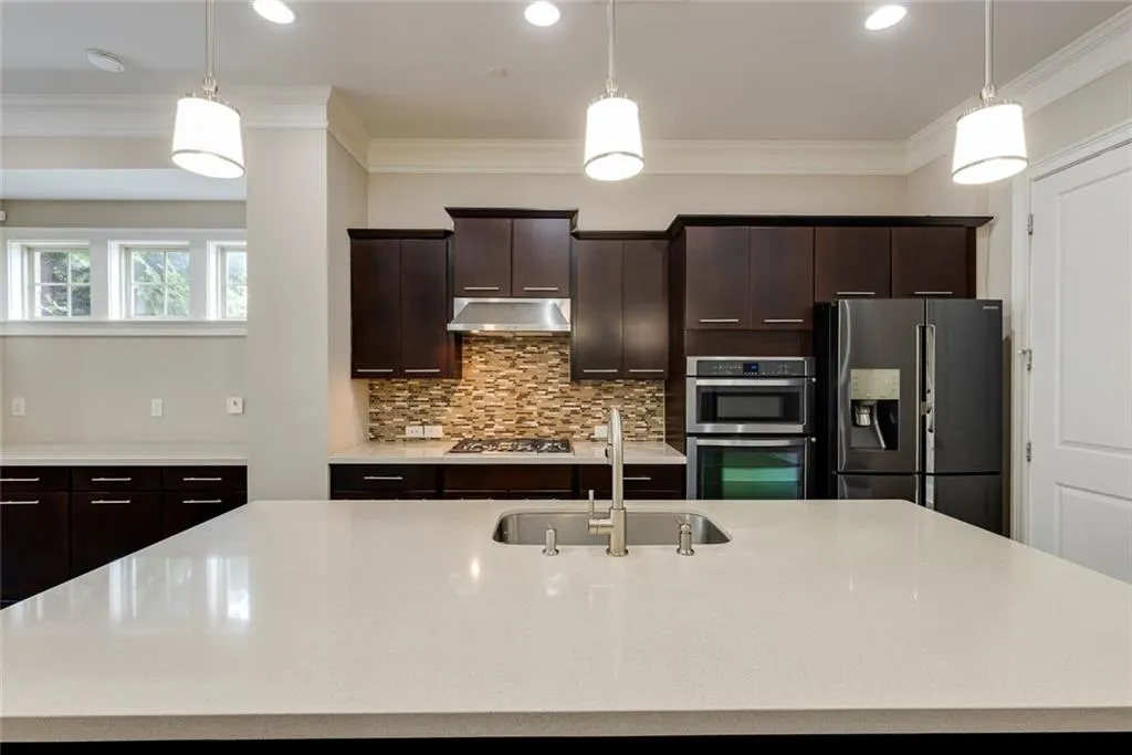 196 Alderwood Point, Atlanta, Georgia 30328, 3 Bedrooms Bedrooms, ,3 BathroomsBathrooms,Residential,Sold,196 Alderwood Point,7401976