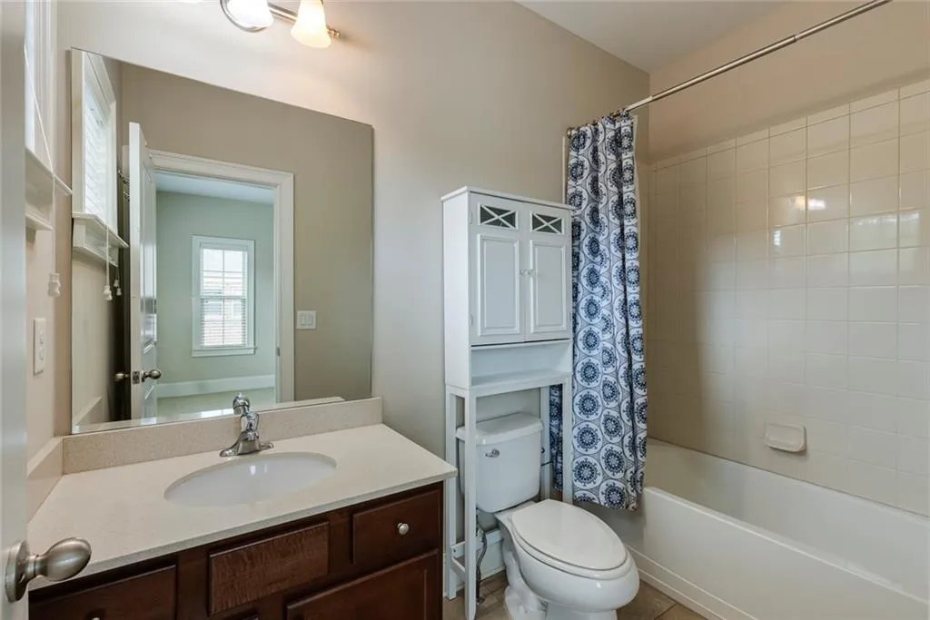 196 Alderwood Point, Atlanta, Georgia 30328, 3 Bedrooms Bedrooms, ,3 BathroomsBathrooms,Residential,Sold,196 Alderwood Point,7401976