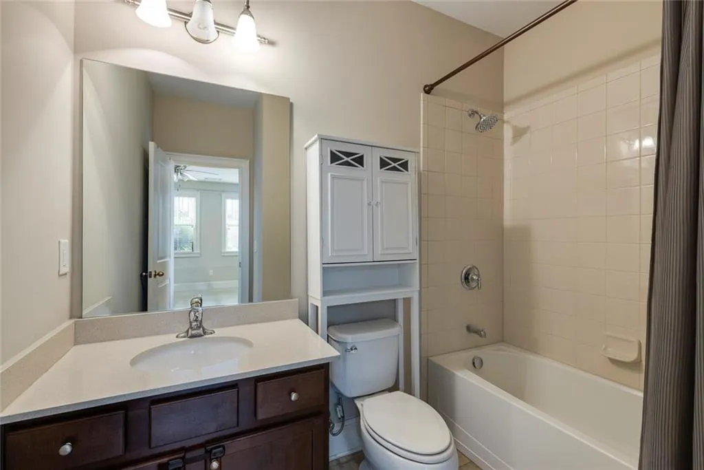 196 Alderwood Point, Atlanta, Georgia 30328, 3 Bedrooms Bedrooms, ,3 BathroomsBathrooms,Residential,Sold,196 Alderwood Point,7401976