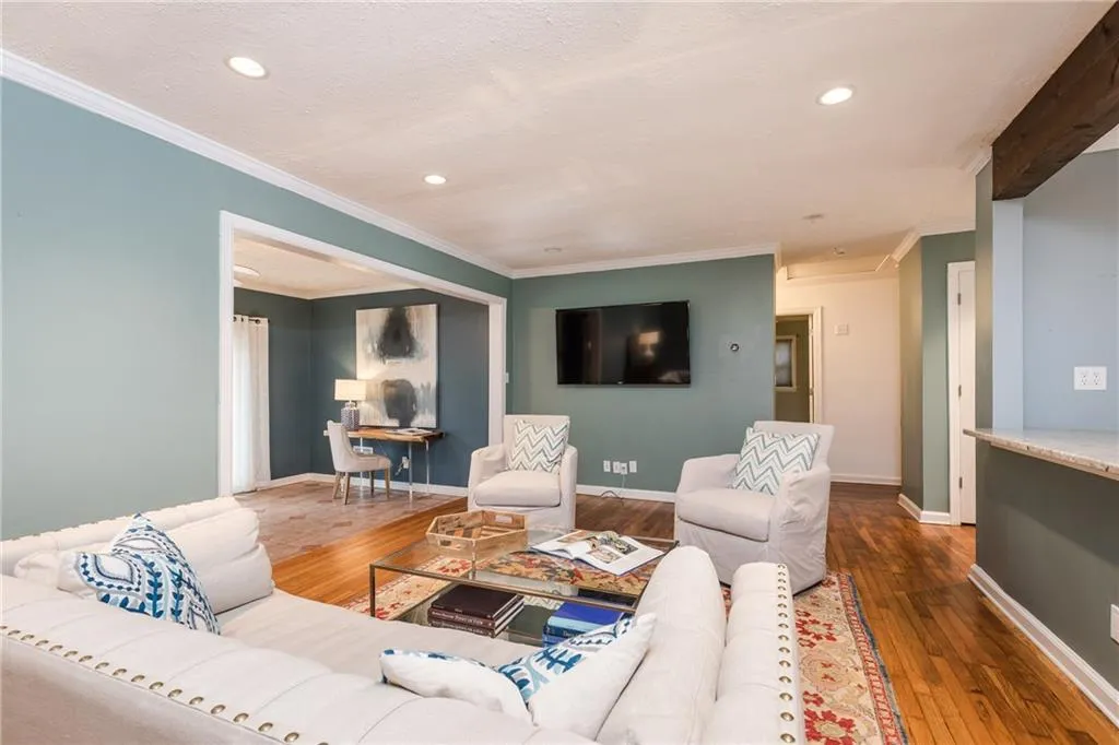 489 Carolwood Lane, Atlanta, Georgia 30342, 4 Bedrooms Bedrooms, ,3 BathroomsBathrooms,Residential,Sold,489 Carolwood Lane,6120747